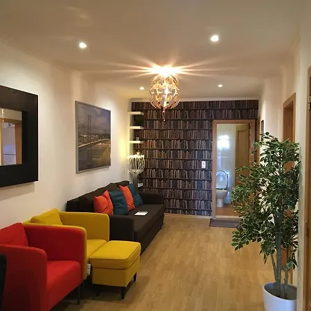 Guest house My House Sta Apolonia Lisbon